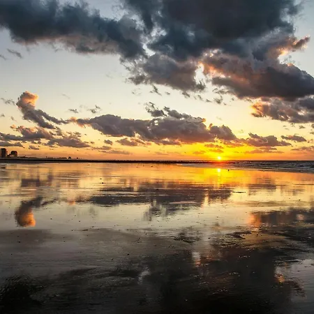 Ideal By The Sea *